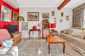 Colour Pop Cottage - A Vibrant Courtyard Retreat, Norwood